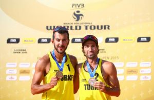 553x0-11a99e185ae92ca6f9b24504ab08f022