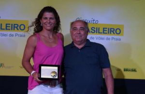 553x0-19c476f10fb3712976f02c0fa01b3bb1