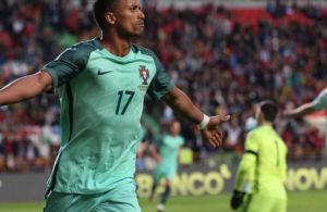 553x0-bb384ce3b91cca37dfa86819cae127ee