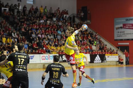 553x0-fbb4e0e06947b2c5b2ce4ce382b04cb0